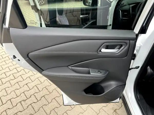 NISSAN QASHQAI (11/27)