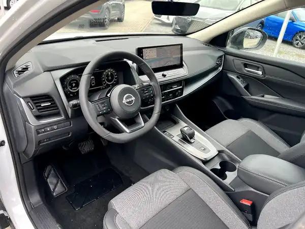 NISSAN QASHQAI (9/27)