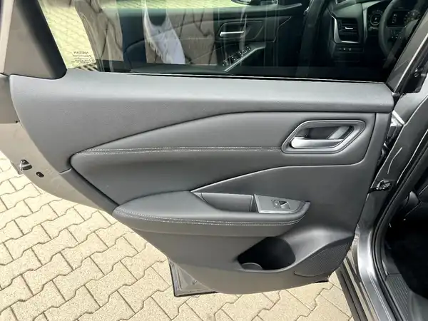 NISSAN QASHQAI (11/27)