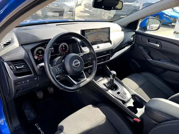 NISSAN QASHQAI (10/28)