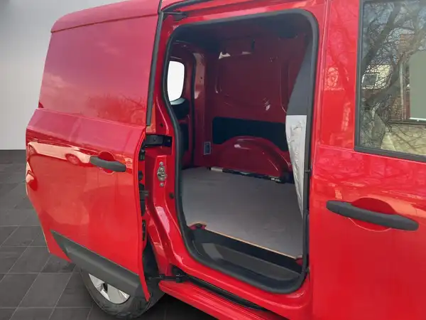 NISSAN TOWNSTAR (13/20)