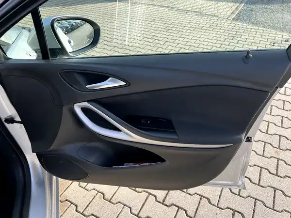 OPEL ASTRA (19/26)