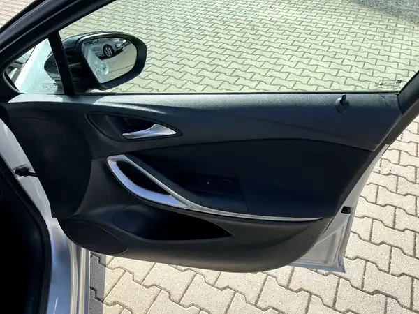 OPEL ASTRA (19/26)