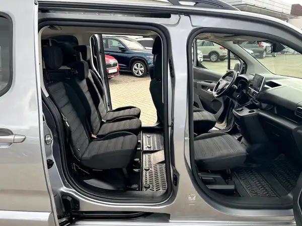 OPEL COMBO (14/25)