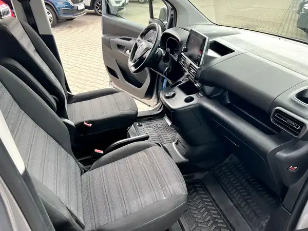 OPEL COMBO (20/25)