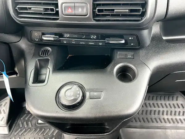 OPEL COMBO (22/25)