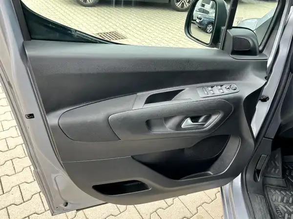 OPEL COMBO (10/25)