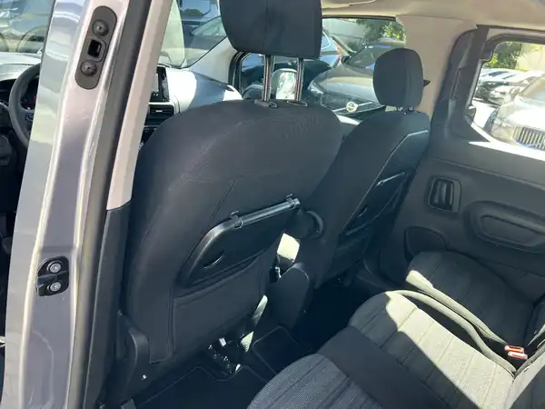 OPEL COMBO (13/25)