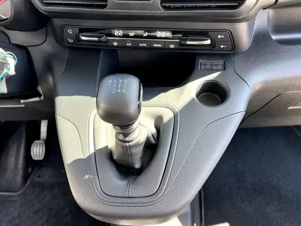 OPEL COMBO (22/25)