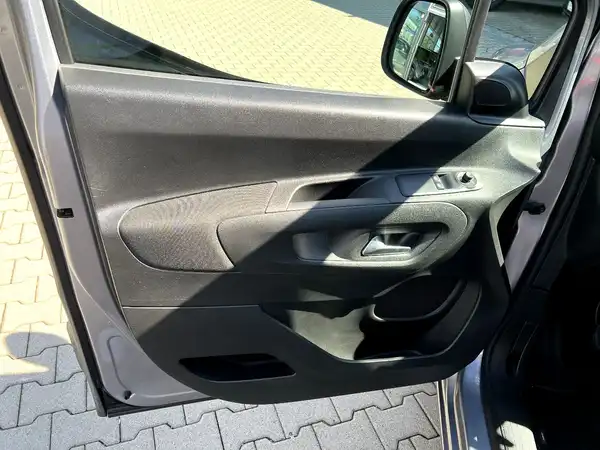 OPEL COMBO (10/25)