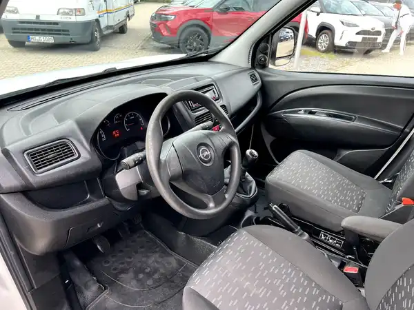 OPEL COMBO (13/27)