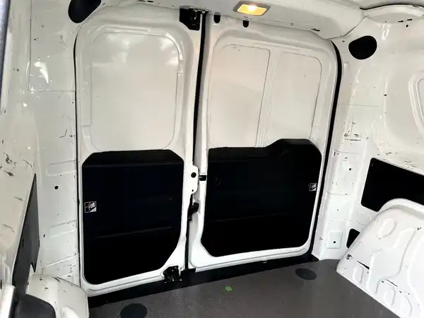 OPEL COMBO (16/27)