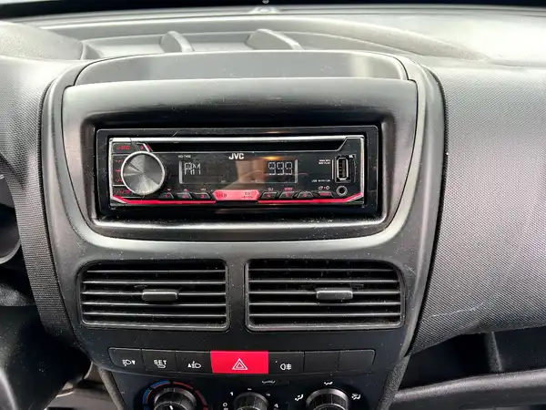 OPEL COMBO (25/27)