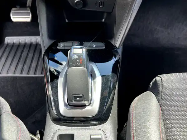 OPEL CORSA (23/27)