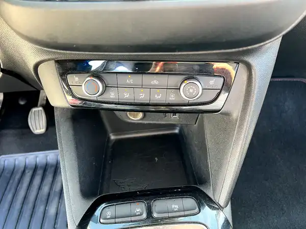 OPEL CORSA (23/26)