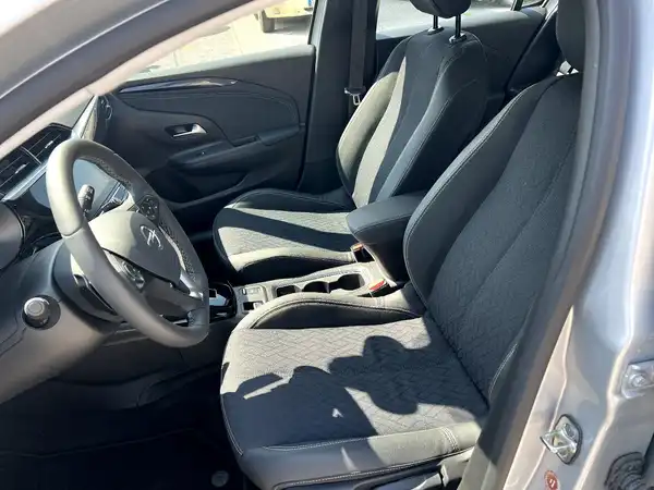 OPEL CORSA (8/26)