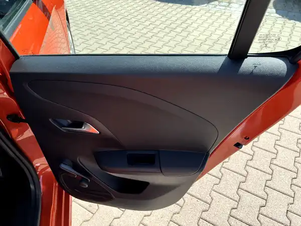 OPEL CORSA (15/25)