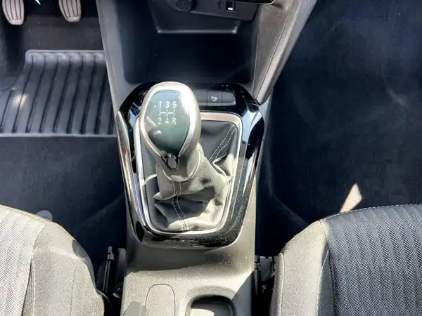 OPEL CORSA (22/25)