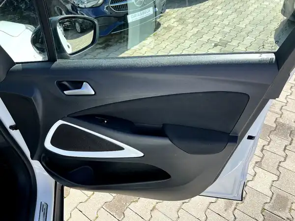 OPEL CROSSLAND (19/26)