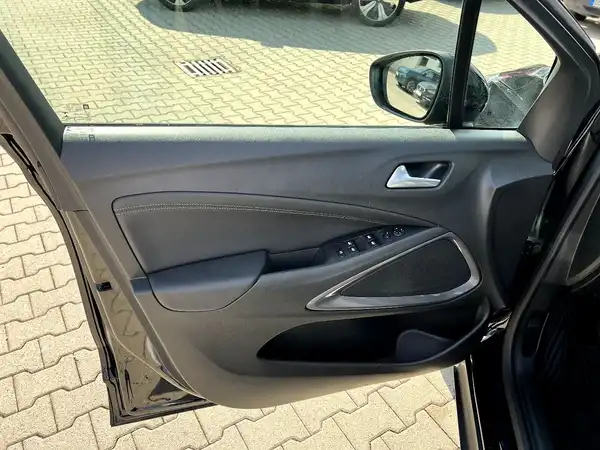 OPEL CROSSLAND (10/26)