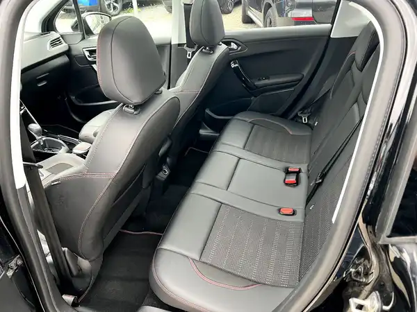 PEUGEOT 2008 (13/24)
