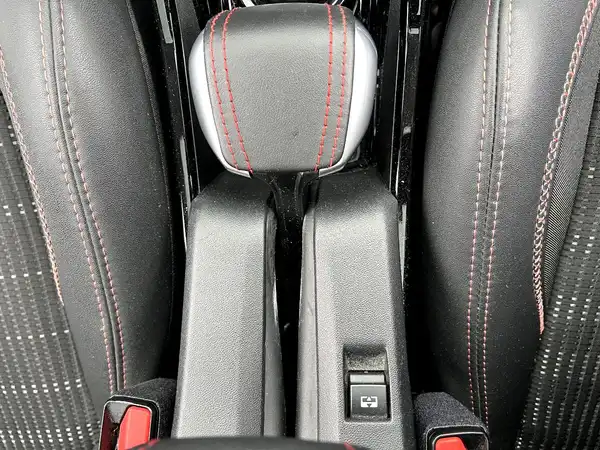 PEUGEOT 2008 (23/24)