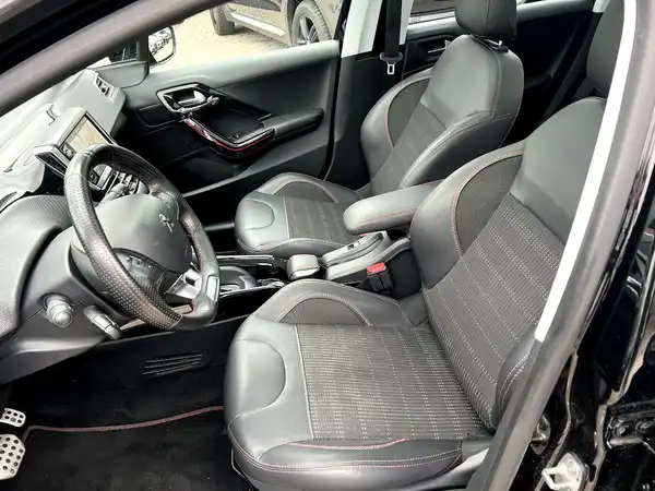 PEUGEOT 2008 (8/24)