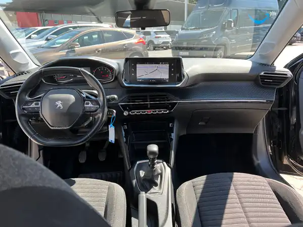 PEUGEOT 208 (15/24)