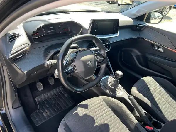 PEUGEOT 208 (9/24)