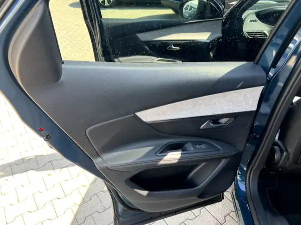 PEUGEOT 3008 (11/26)