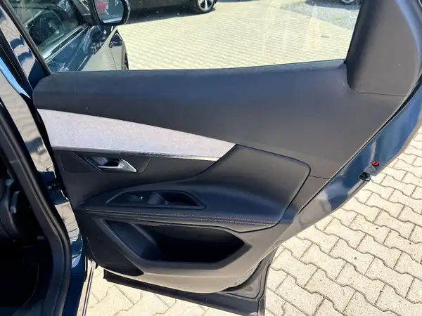 PEUGEOT 3008 (14/26)