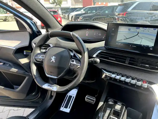 PEUGEOT 3008 (25/26)