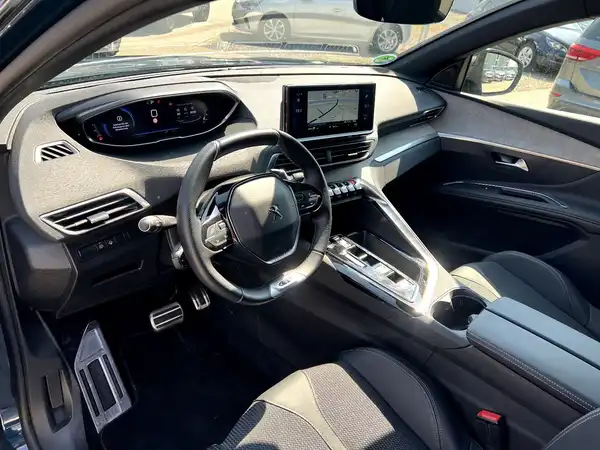 PEUGEOT 3008 (8/26)