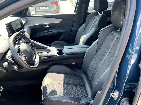 PEUGEOT 3008 (9/26)