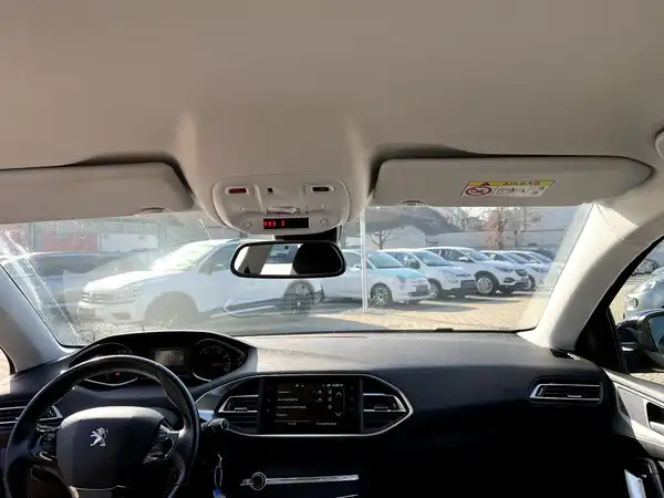 PEUGEOT 308 (18/25)
