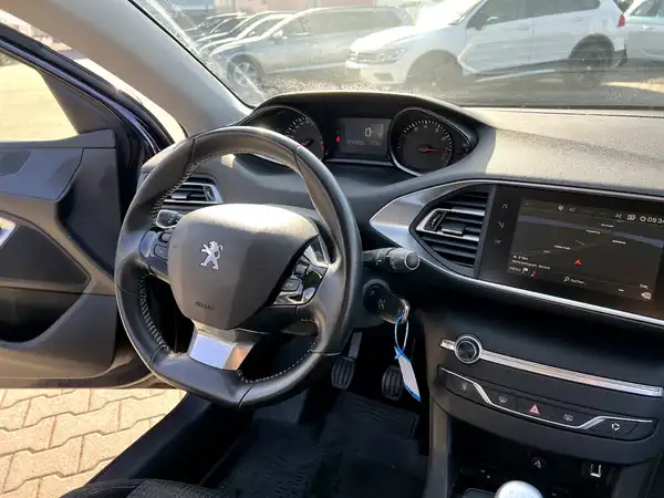 PEUGEOT 308 (24/25)