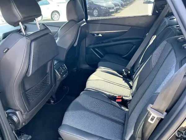 PEUGEOT 5008 (11/26)