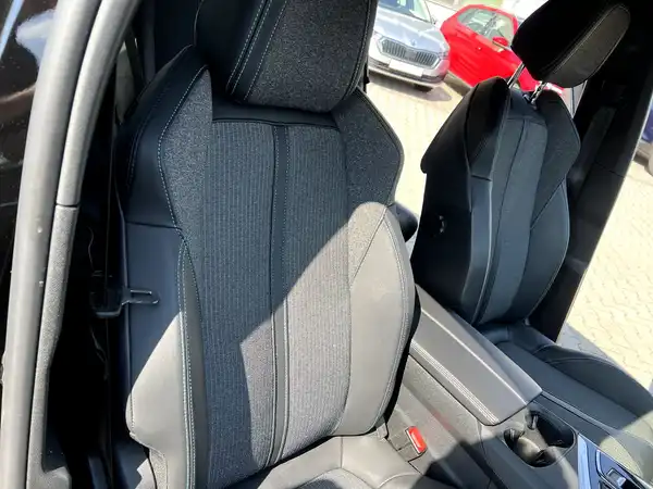 PEUGEOT 5008 (20/26)