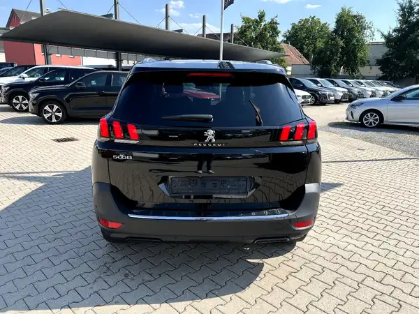 PEUGEOT 5008 (3/26)