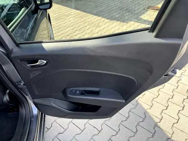 RENAULT CLIO (14/26)