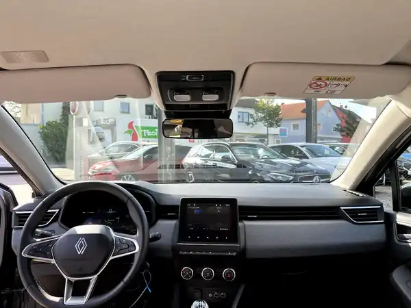 RENAULT CLIO (18/26)