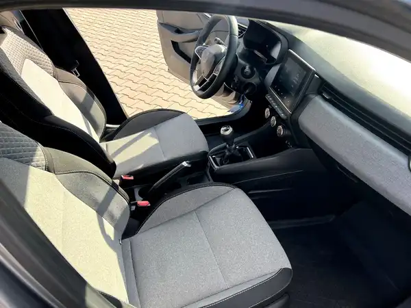 RENAULT CLIO (21/26)