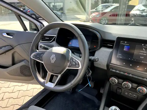 RENAULT CLIO (25/26)