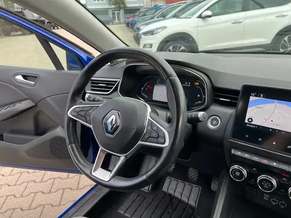 RENAULT CLIO (25/26)