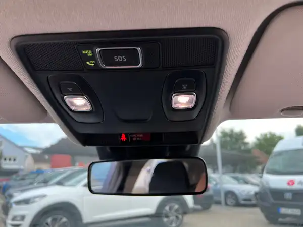 RENAULT CLIO (26/26)