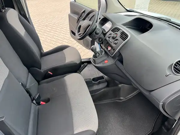 RENAULT KANGOO (19/26)