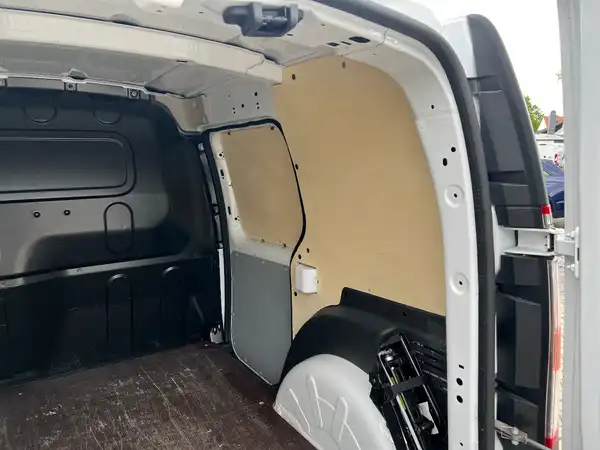 RENAULT KANGOO (10/26)