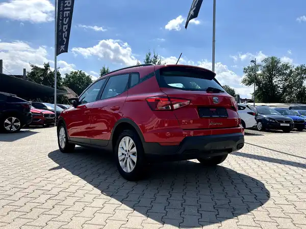 SEAT ARONA (2/26)