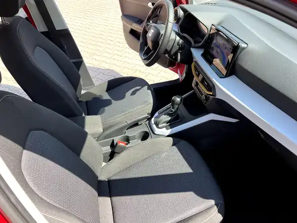 SEAT ARONA (21/26)