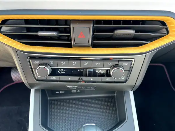 SEAT ARONA (23/26)
